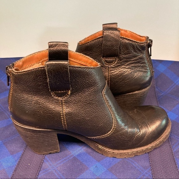 BOC BORN of CONCEPT Sz 6.5 Leather  Western Style Stacked Heel Booties - Picture 6 of 12